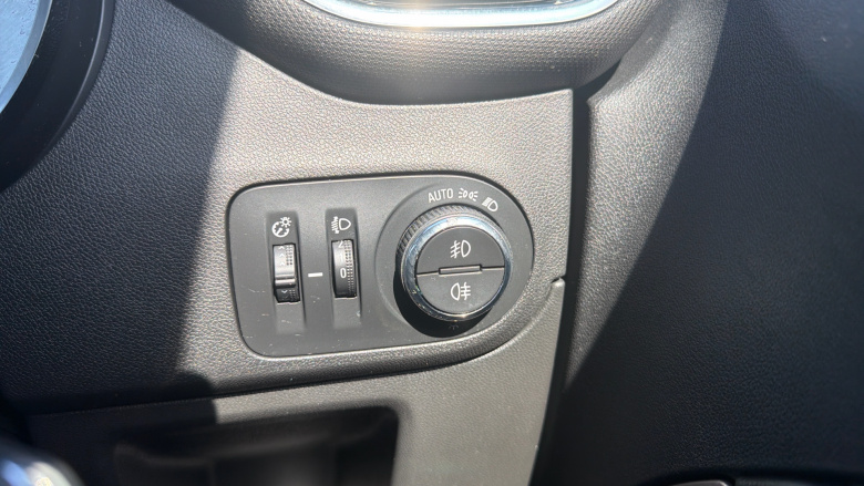 Vauxhall Crossland X 1.2 Tech Line Nav 5dr Petrol Hatchback